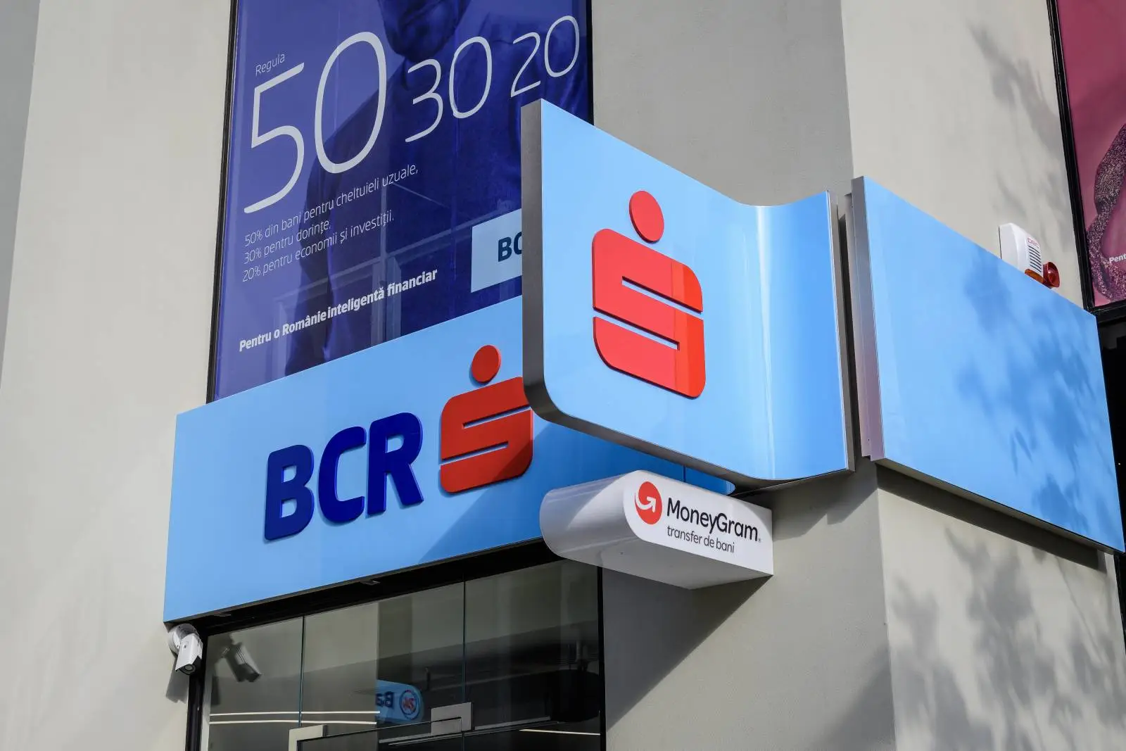Cum să aplici pentru BCR – Creditul de nevoi personale George eficient